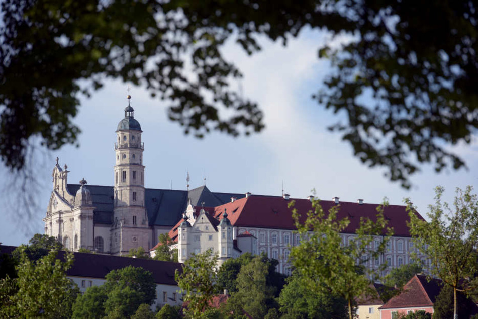 Das Kloster Neresheim. Die Mönche haben die Millionen bislang nicht angerührt. (Archivbild)