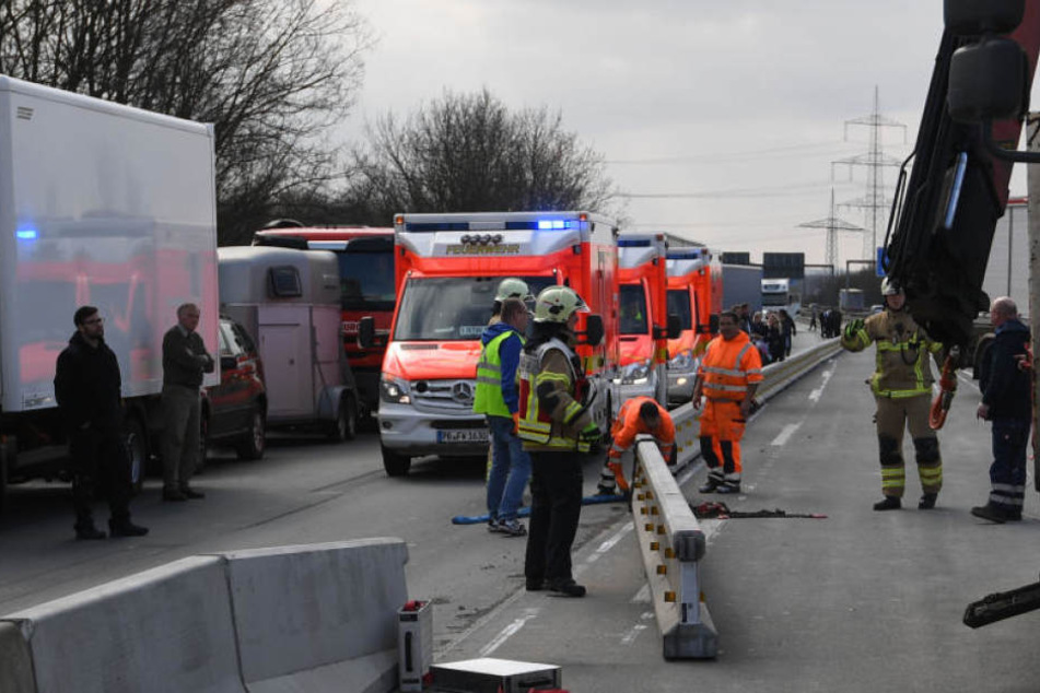 Nur mit Mühe und Not kamen die Einsatzkräfte zur Unfallstelle.