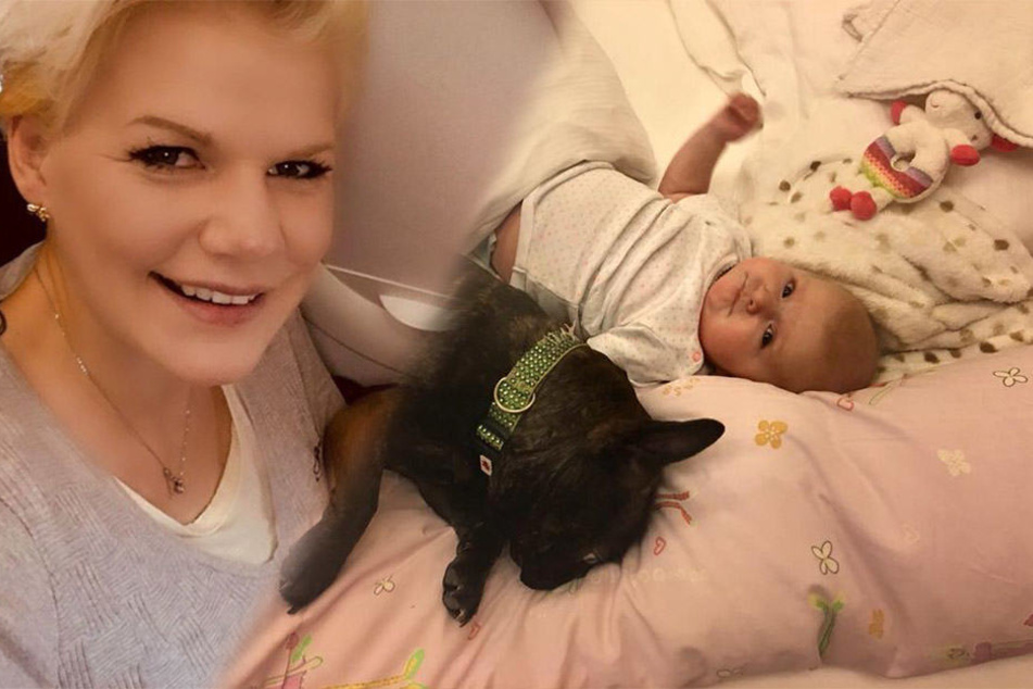 Sollte man sein Haustier im Babybettchen schlafen lassen? Melanie Müllers Fans sind sich einig: JA!