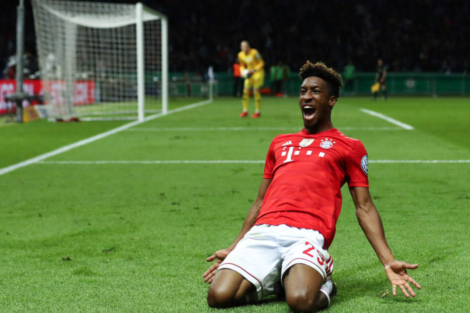 Seine Mama konnte den Moment in einer Münchner Kneipe verfolgen: Kingsley Coman jubelt, nachdem er das Tor zum 0:2 erzielt hat.