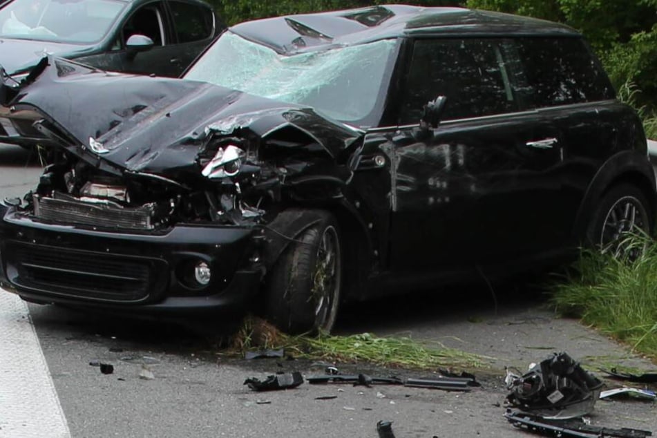 Beide Autos waren nach dem Crash nur noch Schrott.