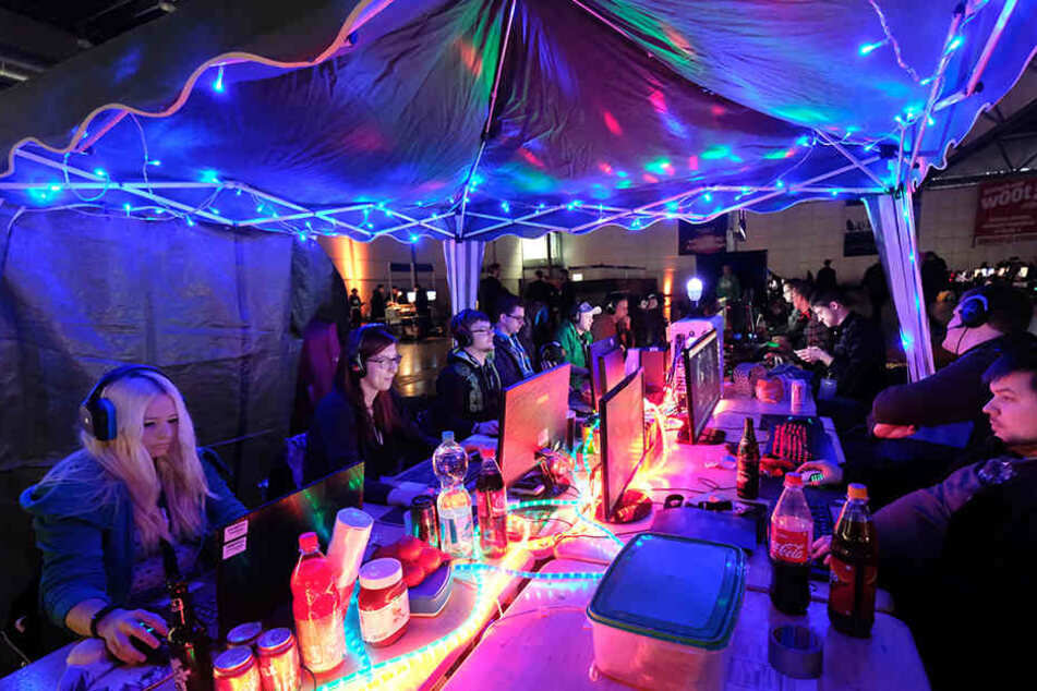 In Leipzig kommen Gamer voll auf ihre Kosten. Wie hier, bei einer LAN-Party auf dem Messegelände im Januar.
