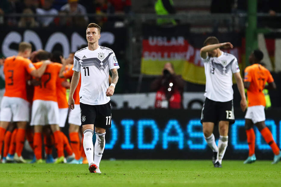 Deutschlands Defensive hatte den schnörkellosen Kontern der Niederlande im zweiten Abschnitt nur noch wenig entgegenzusetzen und kassierte vier Gegentore.