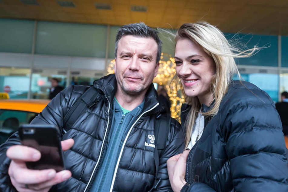 Das muss sein: Chefcoach Alex Waibl machte beim Wiedersehen ein Selfie mit Kristina Mikhailenko.