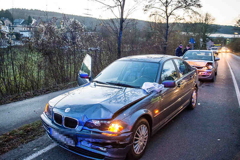 Der BMW hielt rechtzeitig an, konnte den Unfall aber auch nicht verhindern.
