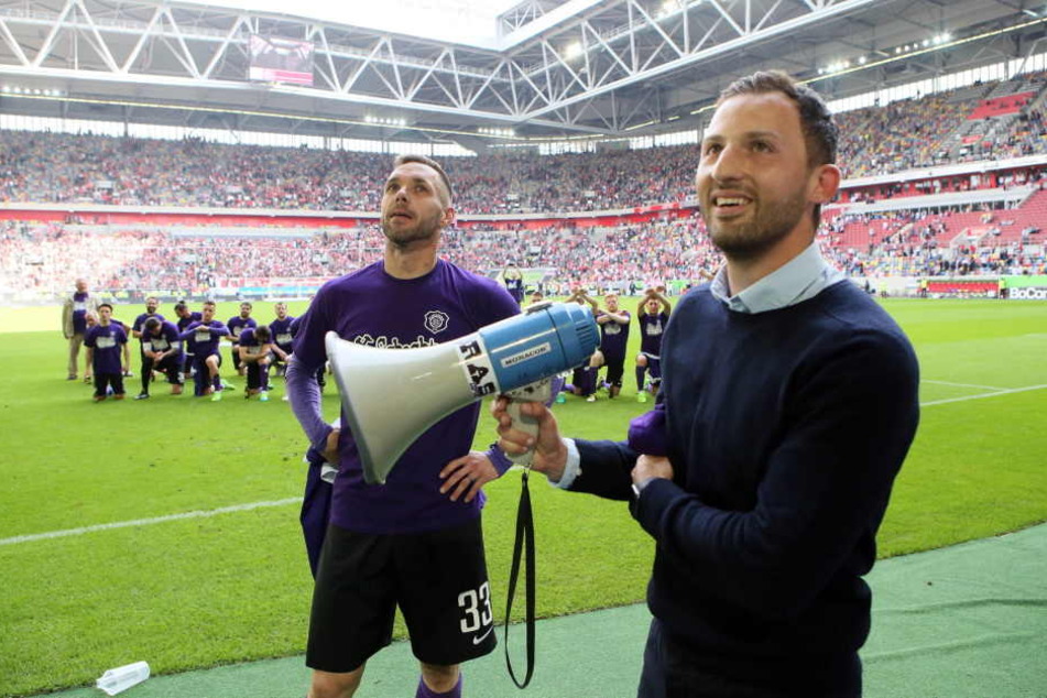 Für Domenico Tedesco wird die Rückkehr an seine Wirkungsstätte von vor einem Jahr sicher auch mit ganz besonderen Erinnerungen verbunden sein.