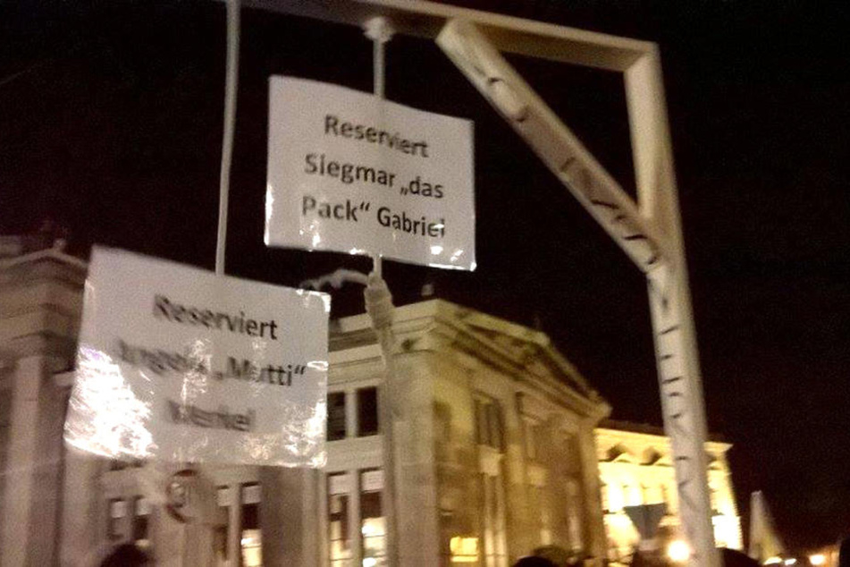 Diesen Galgen wollte ein PEGIDA-Demonstrant für Angela Merkel und Sigmar Gabriel reserviert wissen.