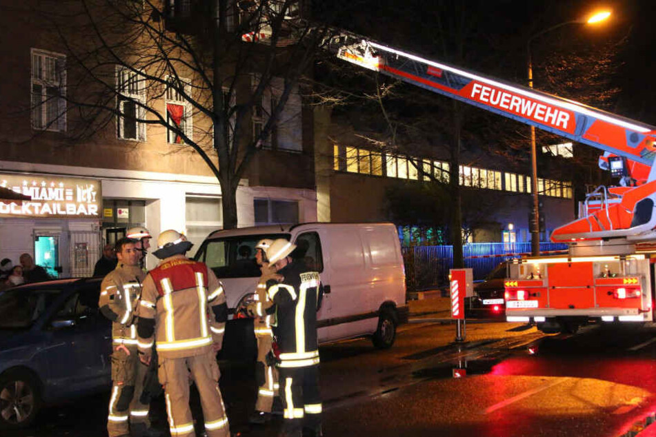 Bei dem Brand erlitten insgesamt vier Personen eine Rauchvergiftung.