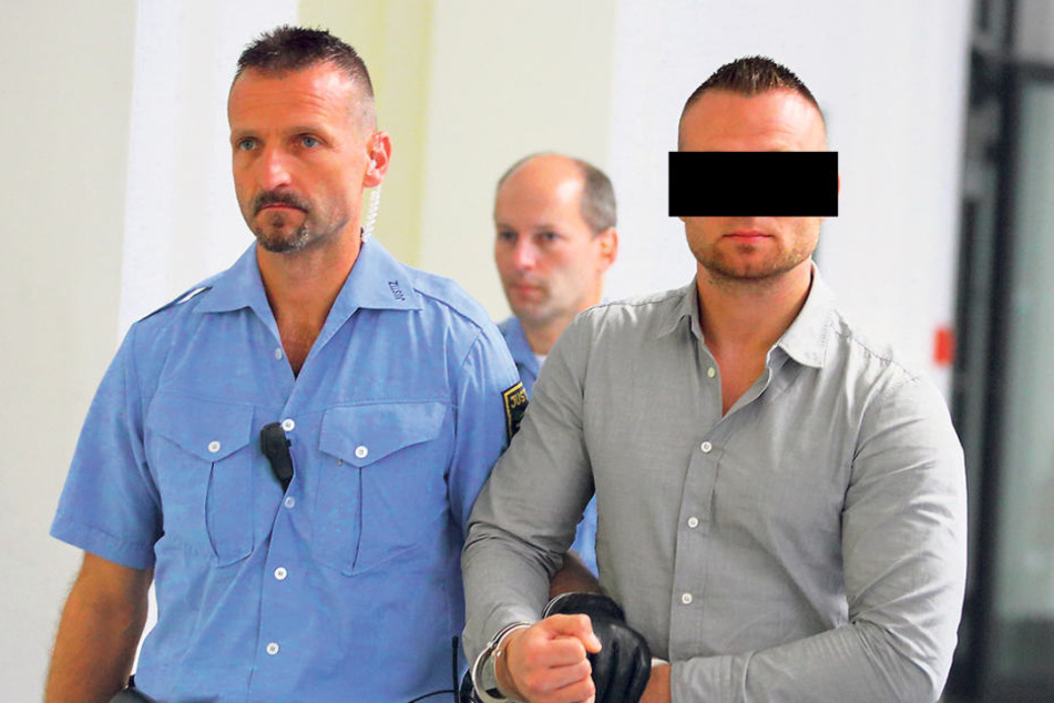 Robert L. (30) durchbrach bei einer Flucht in Niedersachsen kreuzgefährlich
eine Polizeisperre.