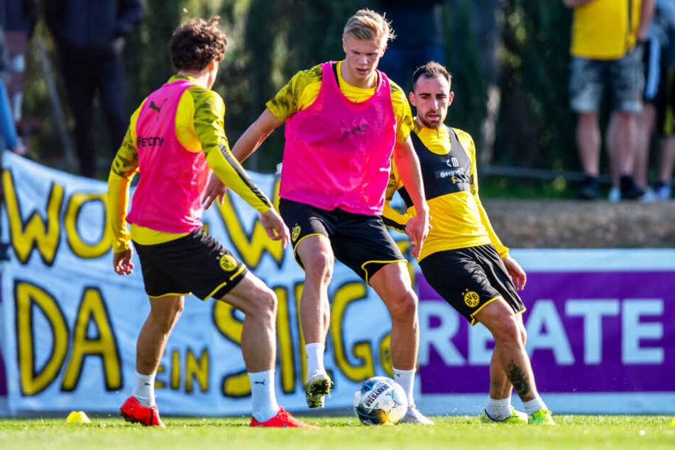 Erling Haaland trainierte mit anderen Rekonvaleszenten wie Thomas Delanay (l.) und Paco Alcacer (r.).