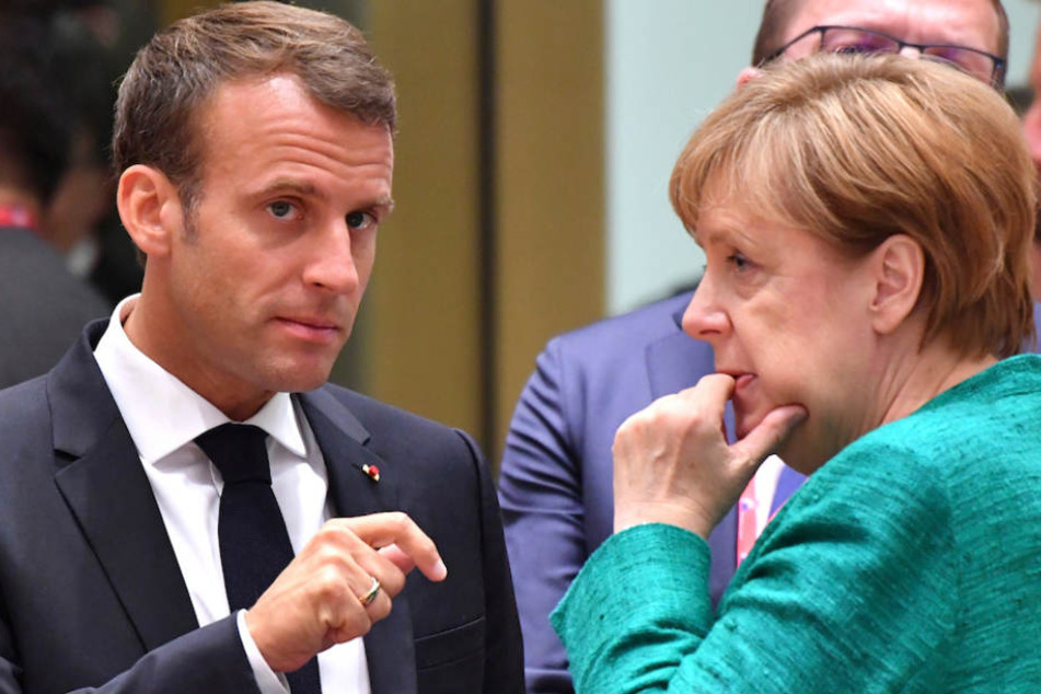 Kanzlerin Angela Merkel (64) und Frankreichs Präsident Emmanuel Macron (40) im ernsten Gespräch. (Archivbild)