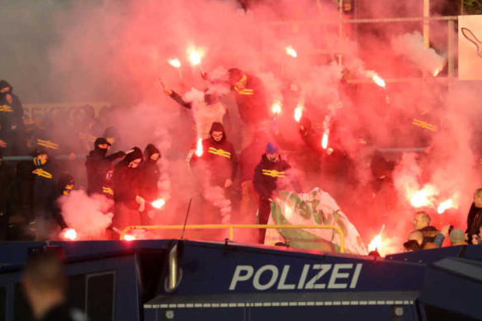 Zuletzt hatte es im November 2017 ein Derby gegeben. In der Regionalliga trennten sich die Teams 0:0. Überschattet wurde die Begegnung von Ausschreitungen beider Fanlager.