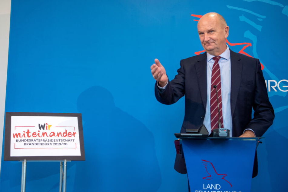 Brandenburgs Ministerpräsident Dietmar Woidke begrüßt das Vorhaben des Elektroauto-Herstellers Tesla.