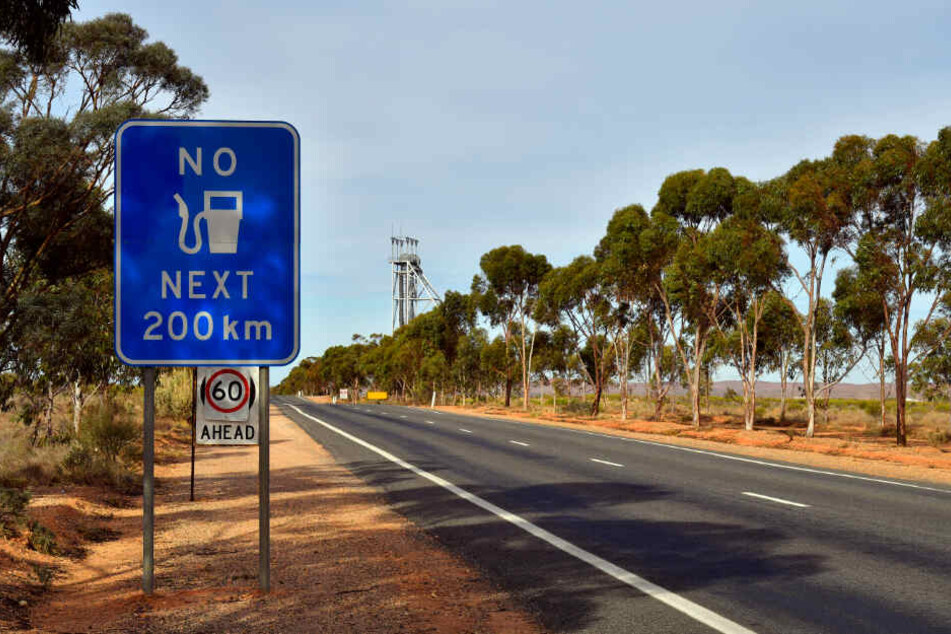 Ein vermisster Mann in Australien hat fast zwei Wochen in einer entlegenen Buschregion überlebt.