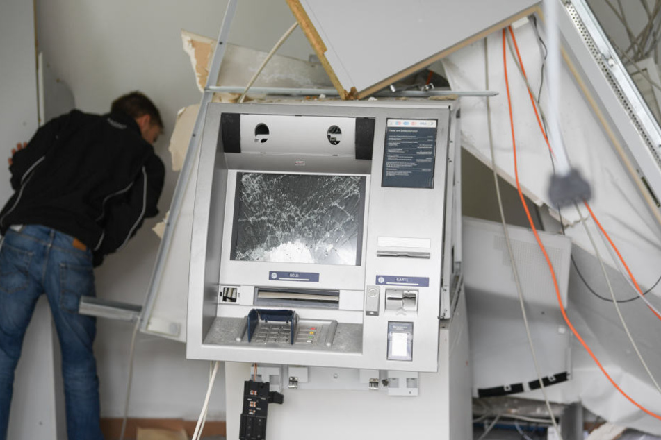 Ein Geldautomat in Rodgau Nieder-Roden wurde im Juni völlig zerstört.