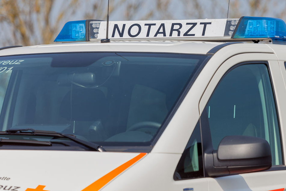 Bei dem Crash wurden laut Polizei zwei Frauen verletzt. (Symbolbild)