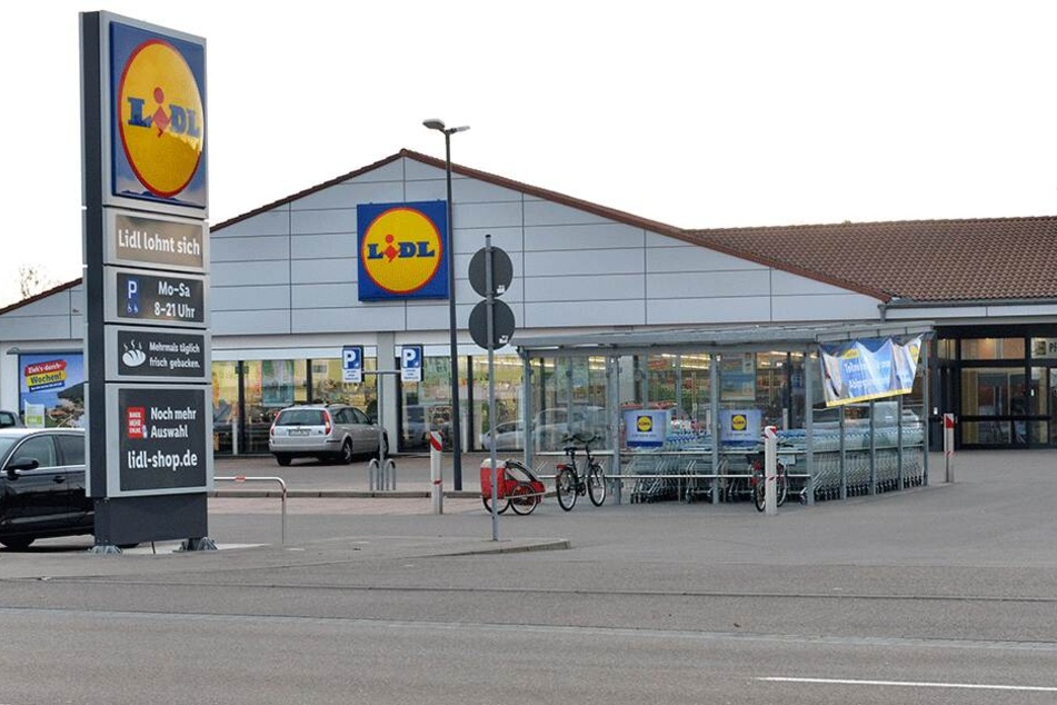 Die Lidl-Filiale auf der Dresdner Straße in Pirna: Ab Juni kommt der Meißner Discounter-Wein in die Flasche - und danach in die Läden.
