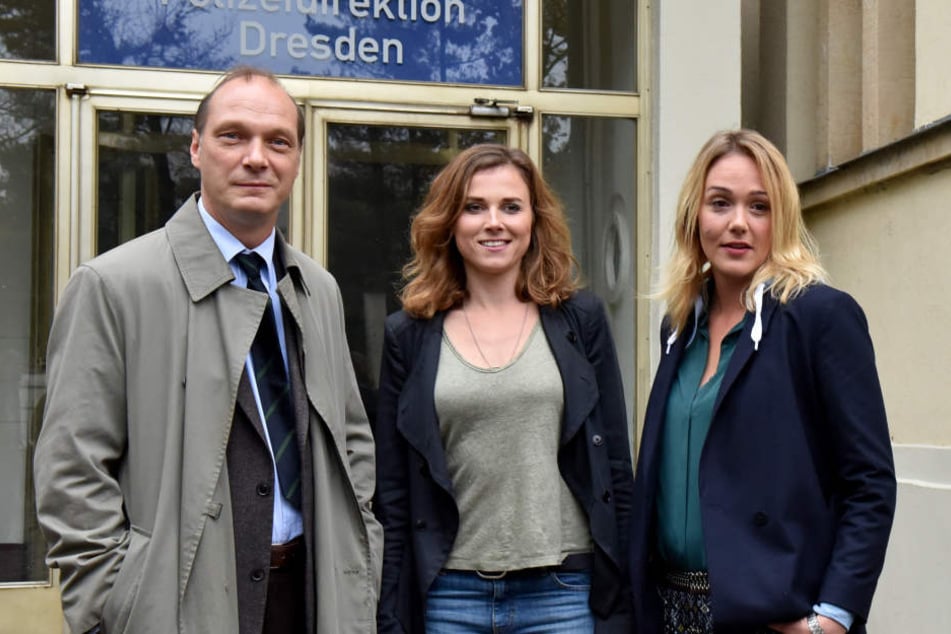 Alwara Höfels (r) mit ihren Tatort-Kollegen Martin Brambach und Karin Hanczewski.