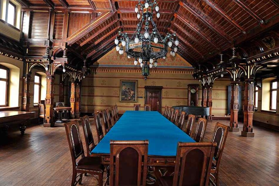 Historisch und wunderbar erhalten: der Ratsaal auf Burg Mylau.