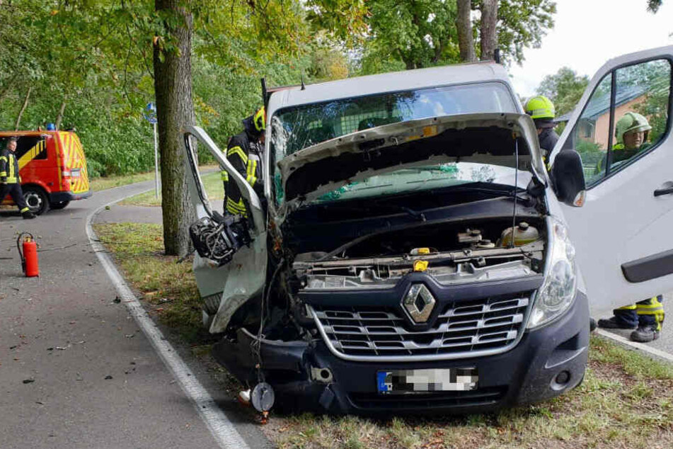 Der Fahrer wurde bei dem Unfall verletzt.