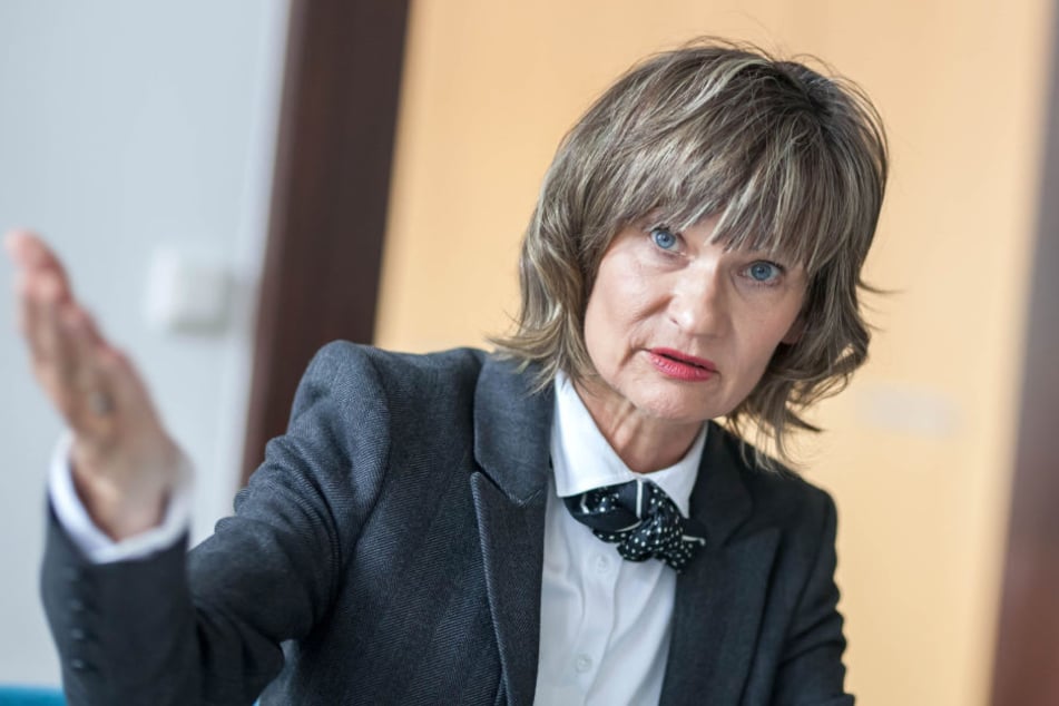 Die Staatsanwaltschaft hat ein Verfahren gegen die Chemnitzer Oberbürgermeisterin Barbara Ludwig (55, SPD) eingestellt.