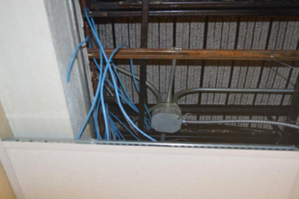 Mit diesem Monstrum gingen die Häftlinge sogar ins Internet.