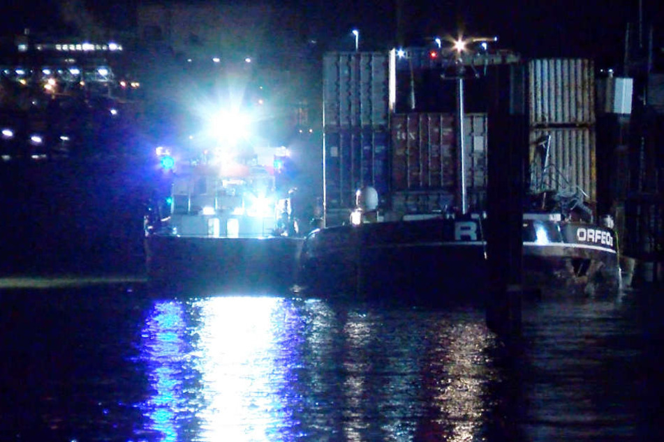 Das Containerschiff am Dienstagmorgen.