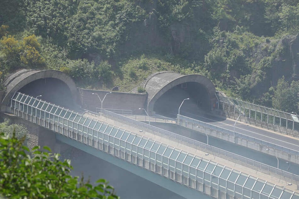 Am Coschützer Tunnel auf der A17 ging am Samstagvormittag gar nichts mehr.