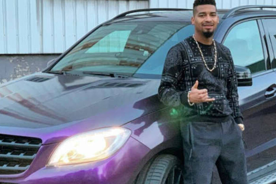 Bei Instagram zeigt sich Rapper Maxwell immer wieder stolz vor seinem Auto