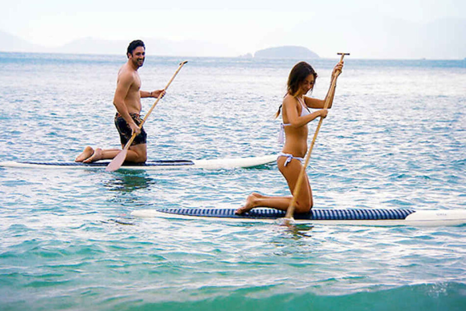 Fürs erste Dreamdate lädt Daniel Kristina auf eine einsame Insel zum Stand Up-Paddle ein.