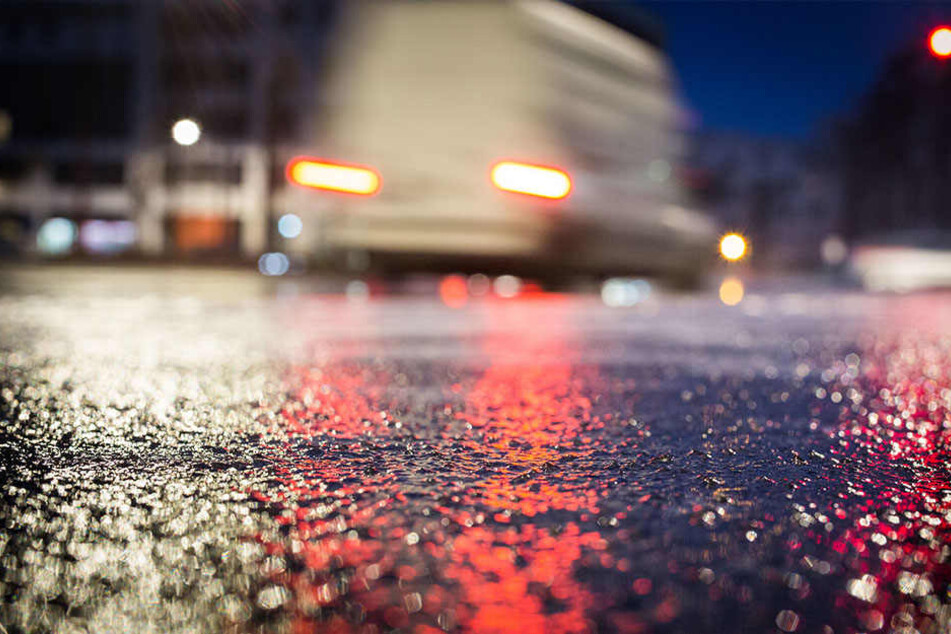 Die Straßen in OWL sind spiegelglatt.