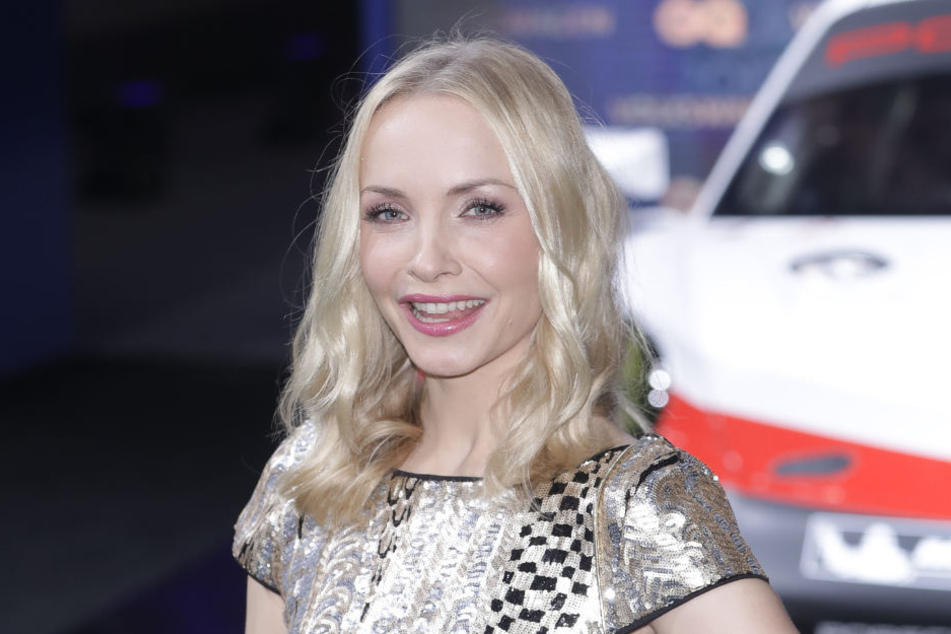 Heute ist Janin eine erfolgreiche Schauspielerin und Moderatorin.