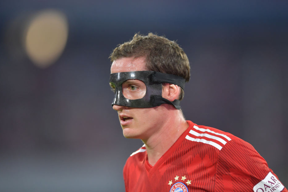 Mittelfeldspieler Sebastian Rudy hatte sich beim 2:1-Sieg bei der WM gegen Schweden einen Nasenbeinbruch zugezogen und spielt seitdem mit Maske. Sein Wechsel zu RB Leipzig ist nahezu fix.