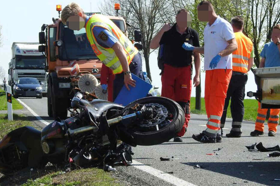 Bei dem schweren Unfall wurde der 23-jährige Motorradfahrer schwer verletzt.