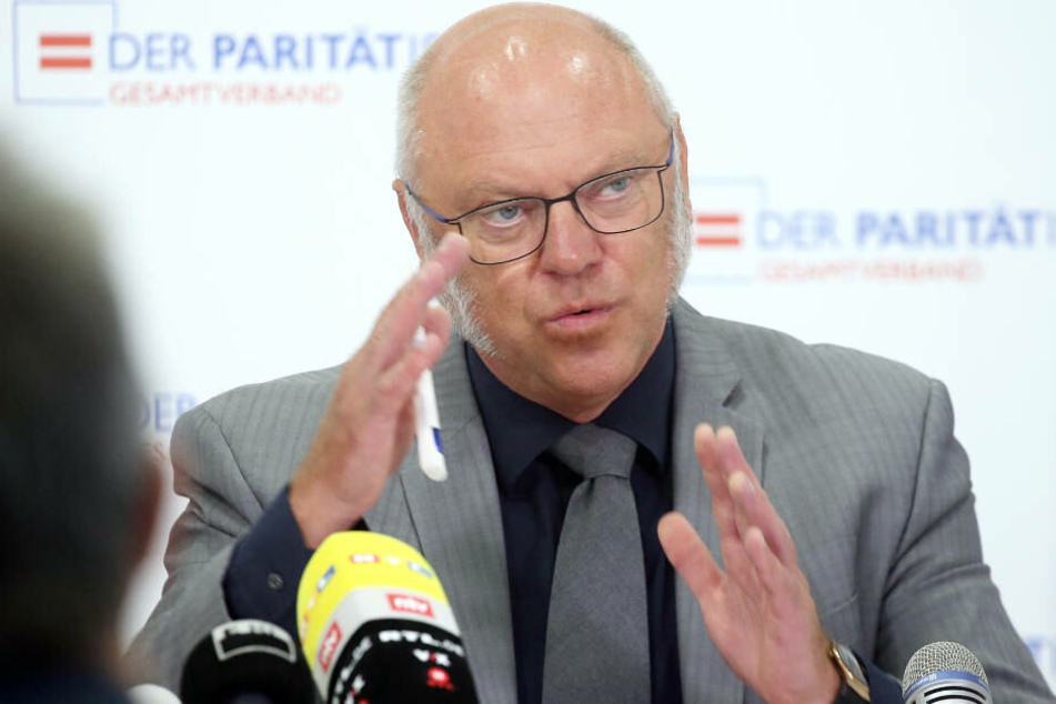 Ulrich Schneider vom Paritätischen Gesamtverband warnt davor, dass gerade bei Menschen mit geringem Gehalt eine Mieterhöhung sofort zum Wohnungs-Verlust führen könne.