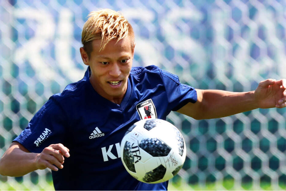 Keisuke Honda ist seit Anfang Juli vereinslos und war verzweifelt bei Twitter auf der Suche nach einem neuen Klub.