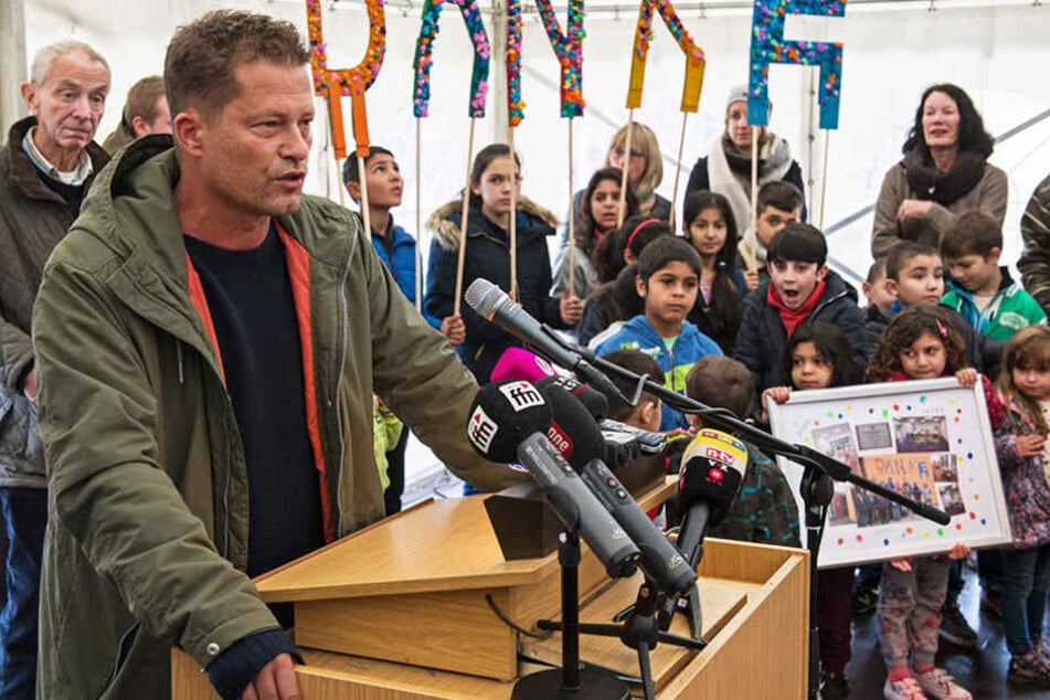 Am Mittwoch kam Til Schweiger höchstpersönlich zu der Eröffnung eines Flüchtlingskindergartens.