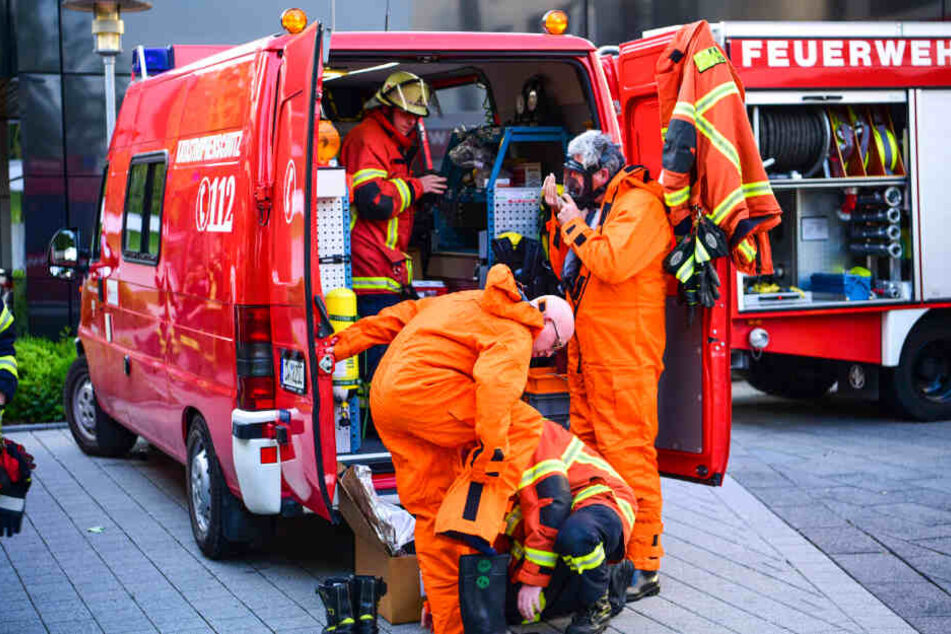 Einsatzkräfte der Feuerwehr am Samstagabend in Calw.