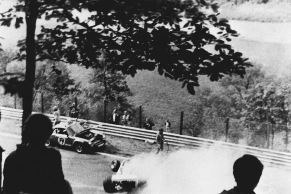 Lauda verunglückte 1976 am Nürburgring schwer.