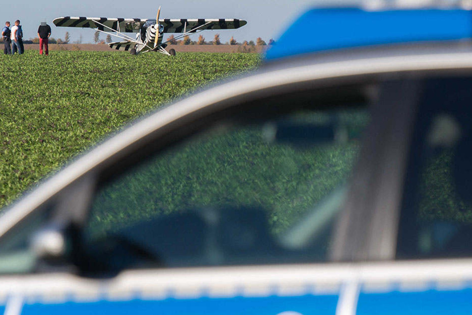 Der Flieger landete sicher auf einem Feld zwischen der A71 und Gottstedt.