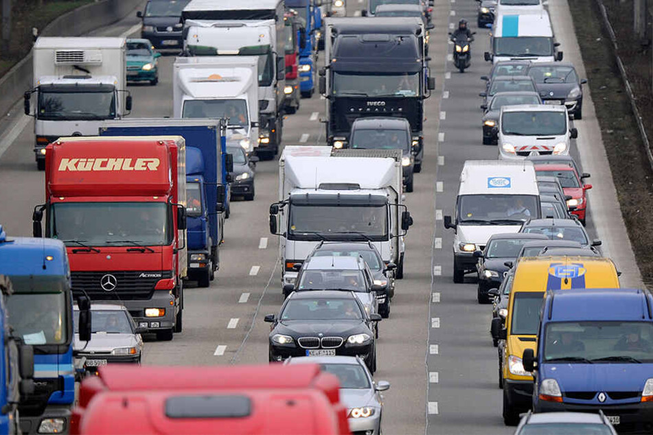 Auf der A33 kann es zu Verkehrsbehinderungen kommen. (Symbolbild)