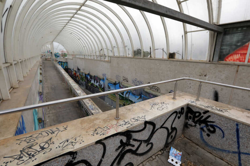 Der Fußgängertunnel an der Stollberger Straße ist in schlechtem Zustand und soll deshalb abgerissen werden.