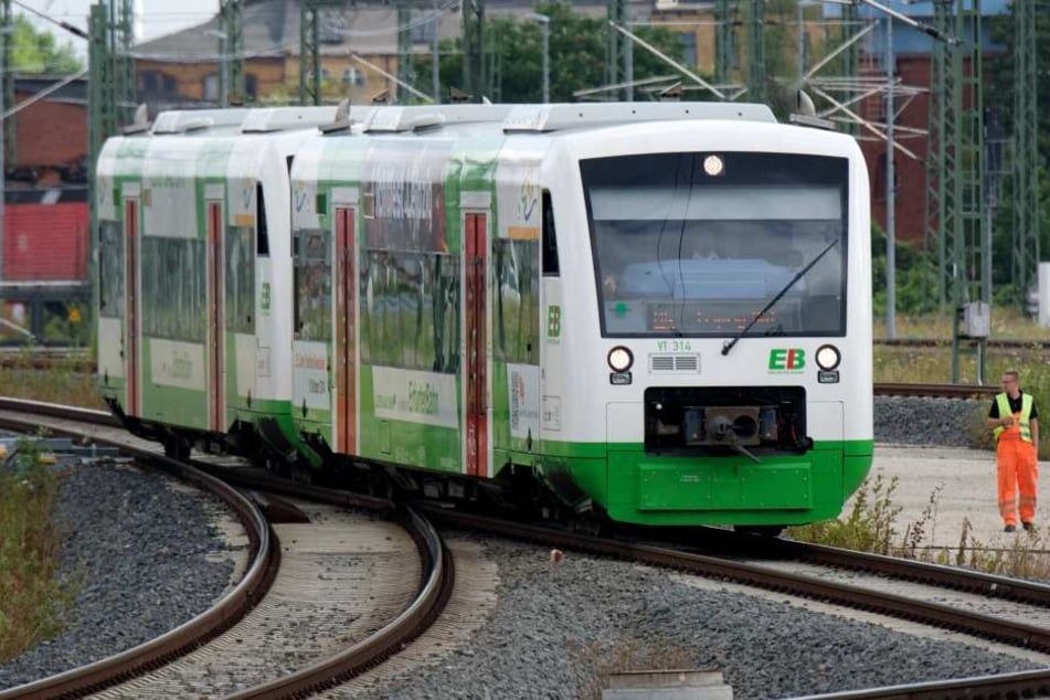 Der Zug der Erfurter Bahn wurde bei dem Vorfall beschädigt. (Archivbild)
