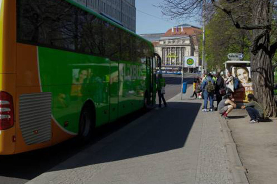 Die Fernbushaltestelle in der Goethestraße. Hier schlugen die Diebe zu.
