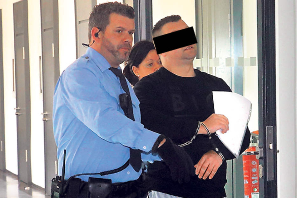 Robert F. (45) bretterte ohne Rücksicht auf Verluste mit 160 Sachen über die Kesseldorfer Straße.