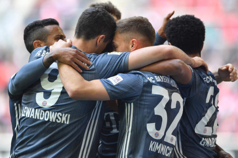 Der FC Bayern München hat die Tabellenführung der Bundesliga zurückerobert.