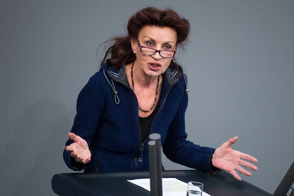 Linken-Politikerin Ulla Jelpke hofft auf ein NPD-Verbot.