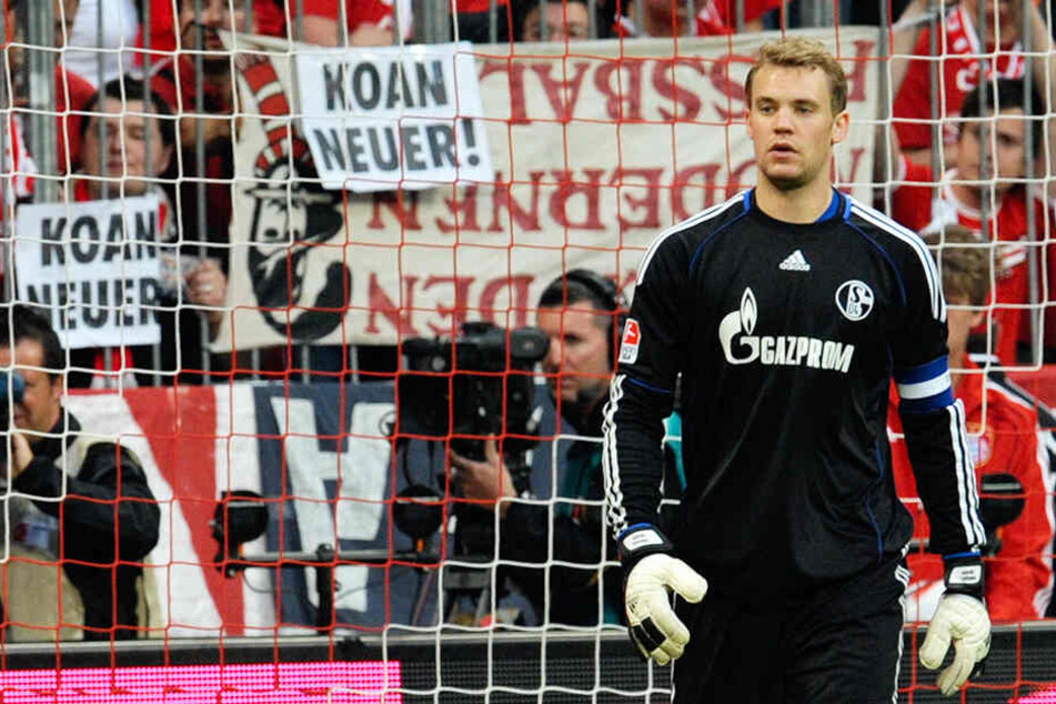 "Koan Neuer". Die Schalker Fans waren stinksauer, die Bayern-Fans wollten ihn nicht. Manuel Neuer hatte so einiges an Fan-Unmut auszuhalten vor seinem Wechsel von Königsblau nach München.