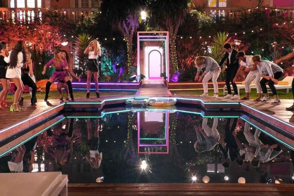 Am Abend gab's ne Poolparty.