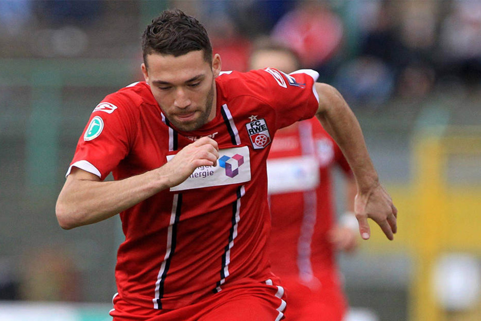 Von Juli 2012 bis Februar 2014 spielte Aykut Öztürk selbst für Erfurt. In 48 Spielen gelangen ihm zehn Treffer.